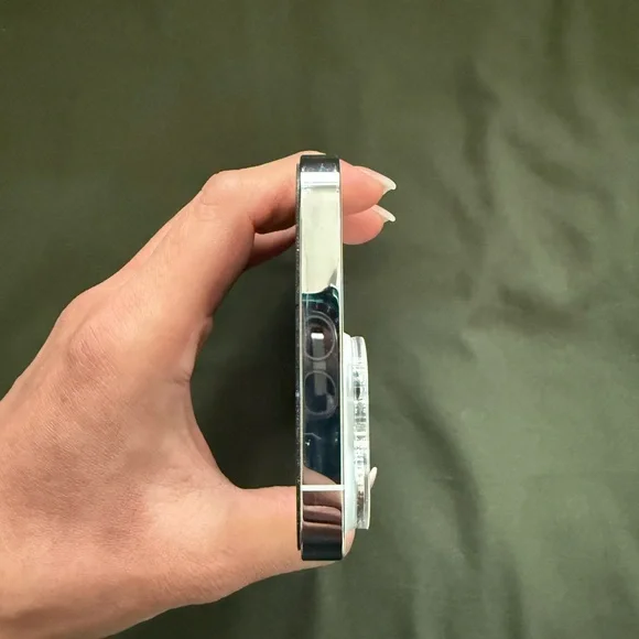 Apple iPhone 13 Pro Max - Silver - Picture 12 of 15